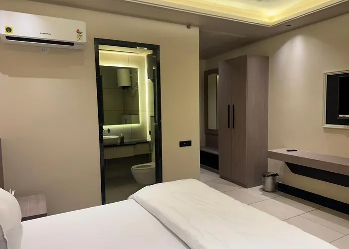 Hotel Virasat