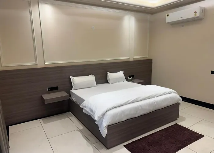 Hotel Virasat