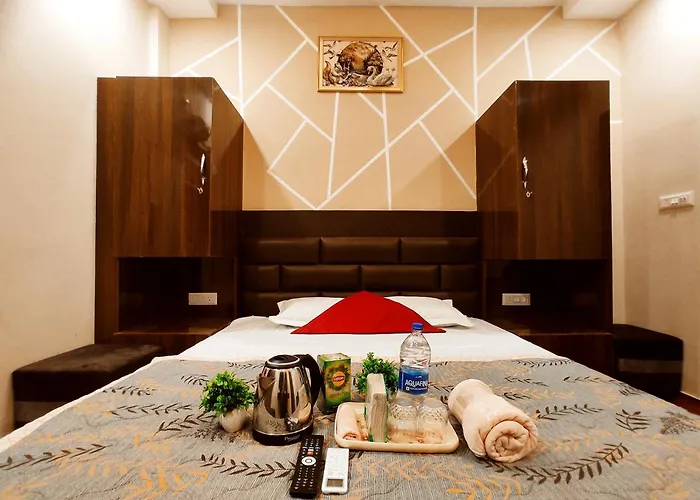 Hotel Land Royal Stays - Premium Rooms In Budget