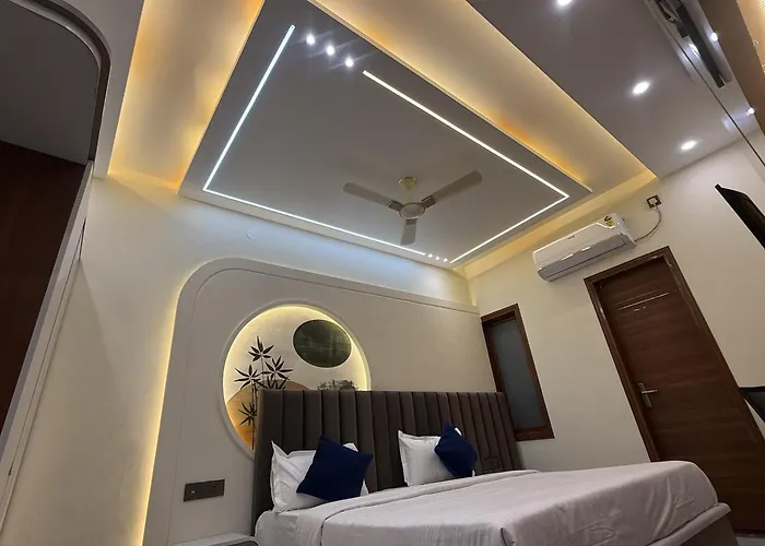 Hotel Homeland