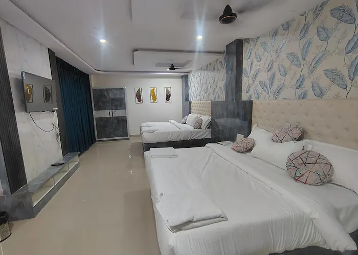 Hotel Moksha Grand