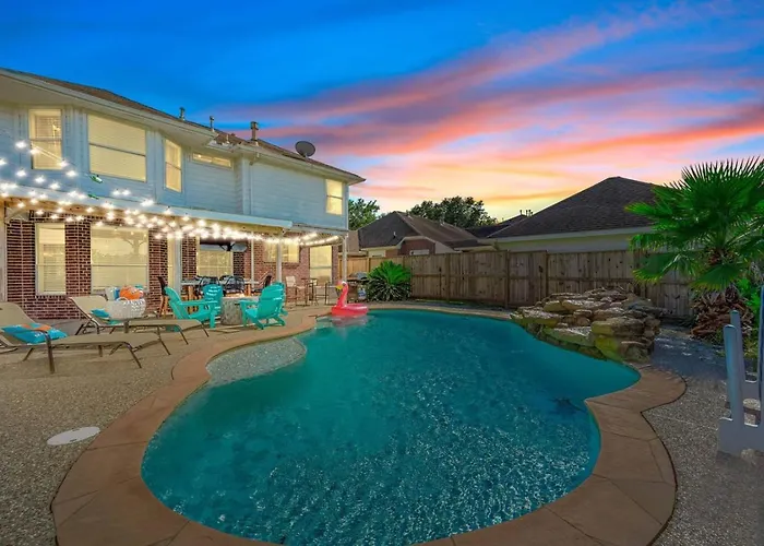 Spacious 5Br Villa With Pool, Fire Pit, And Game Area