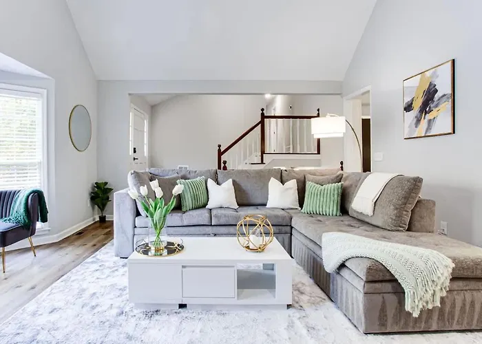 Marietta'S Little Hideaway With Cinema & Game Room