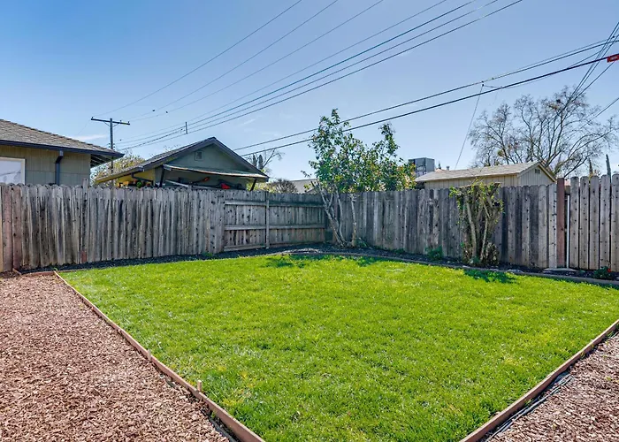 Pet-Friendly Rental, Fenced Yard In Rancho Cordova