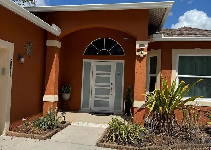 Spacious 3Br Home Sleeps 8 Lanai Fenced Yard