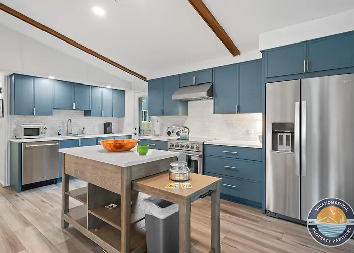 Pet-Friendly Lake Como Retreat 2Br