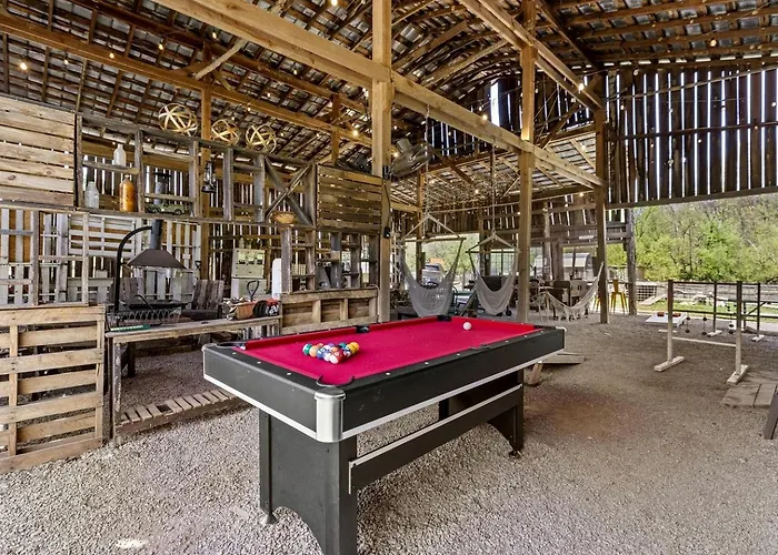 Creekside A-Frame Retreat With Treehouse Views, Hammock Lounge & Indoor-Outdoor Shower In New Port, Tennessee