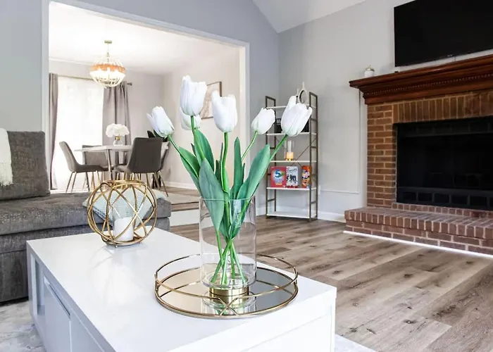 Marietta'S Little Hideaway With Cinema & Game Room