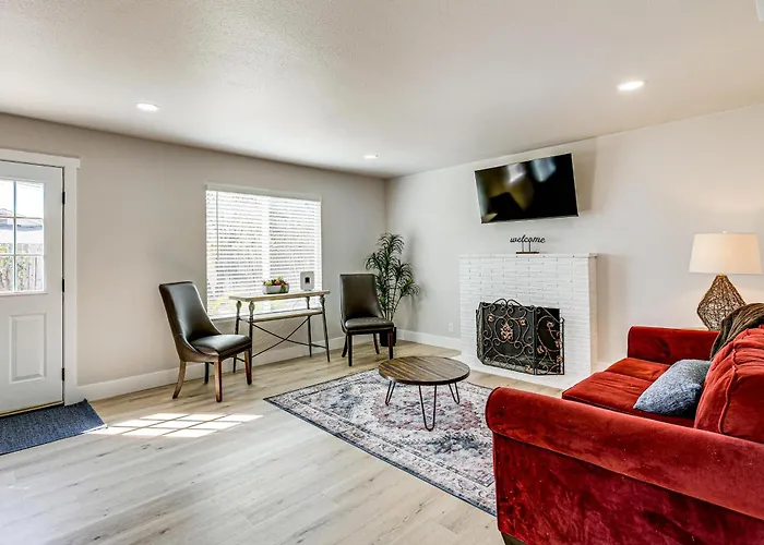 Pet-Friendly Rental, Fenced Yard In Rancho Cordova