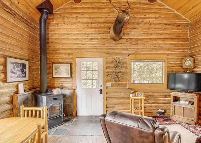 Wild Adventures In Eureka! Amish-Crafted Cabin