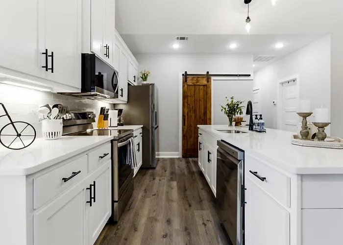 Stylish New Home Near Downtown Pine Mountain