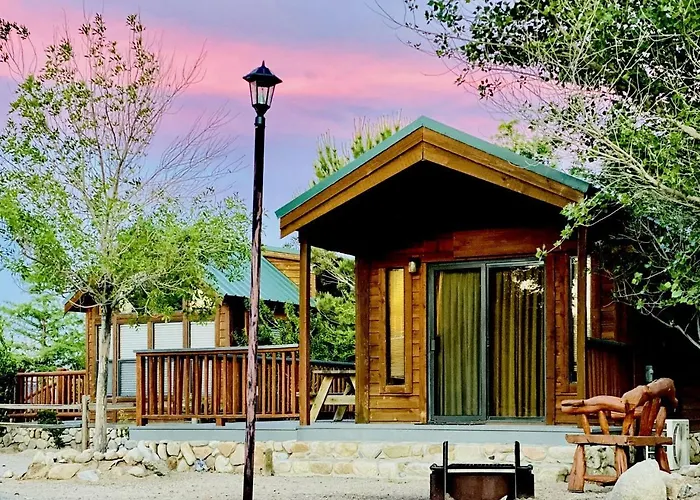 Cozy Mountain-Style Cabin With Scenic Sierra Nevada Views Near Lone Pine, California