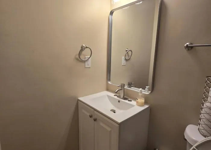 Private Queen Room Guesthouse Near Stone Mountain