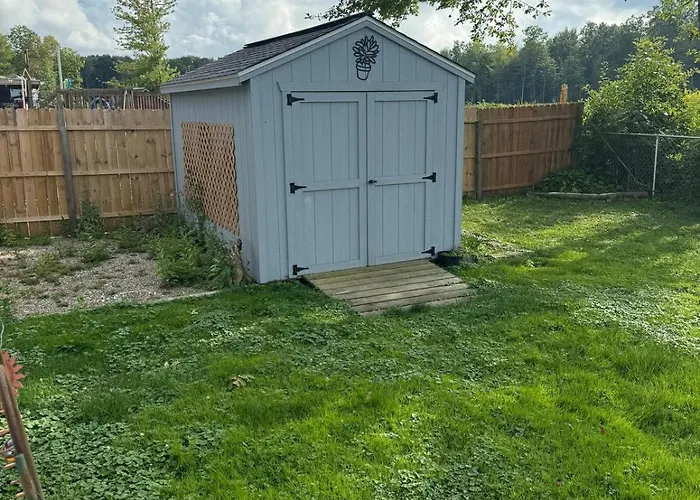 3 Bed Room Lake Cottage
