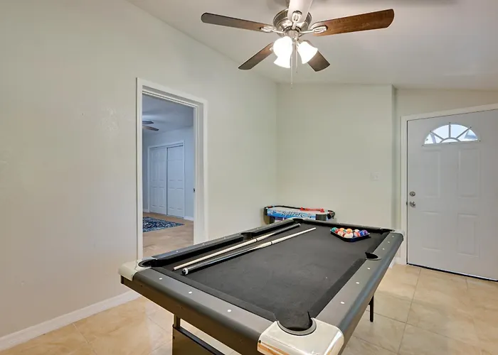 7 Mi To Busch Gardens! Family & Pet-Friendly Home