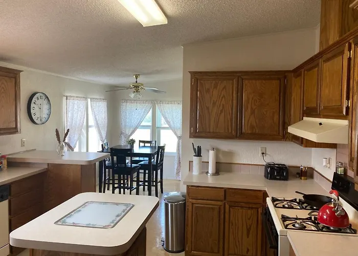 High Plains Hideout 3 Bedrooms 2 Baths