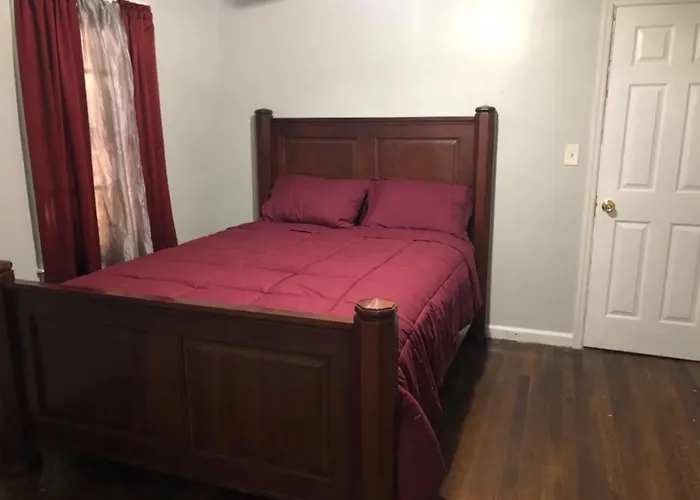 Spacious 5 Bedroom Home In Decatur Near Downtown Atlanta Ideal For Families & Groups