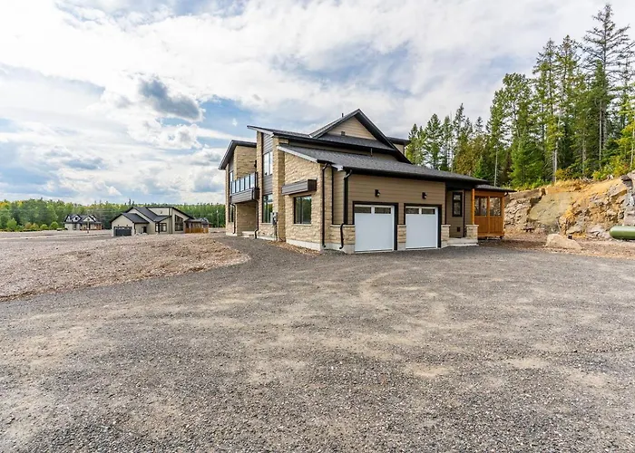 Chic Forest Getaway|Hottub|Sauna|Pooltable|Games - Holiday Home