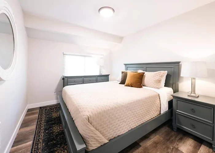 Pet-Friendly Townhouse Creekside Walk