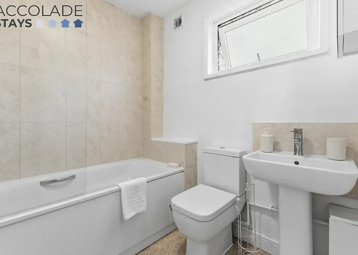 Family & Contractor Friendly, 3 Bed, Parking