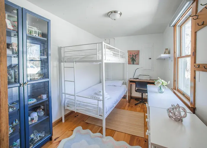 6 Cabral Farm Rd