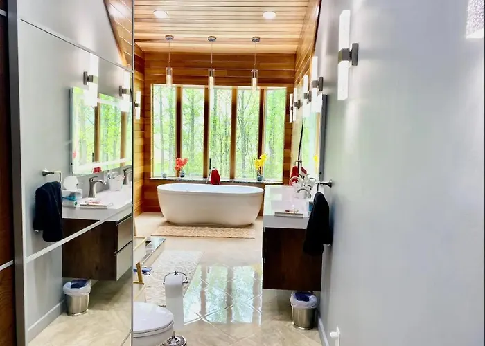 Luxury Private Estate With 6 Bedrooms In Leesburg