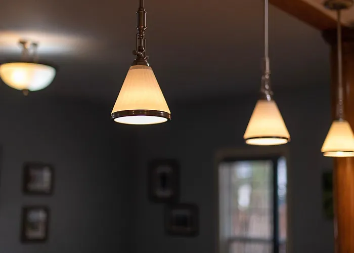 Dog Friendly! Dunwell Cottage, Cute Downtown Home, Close To Everything!!