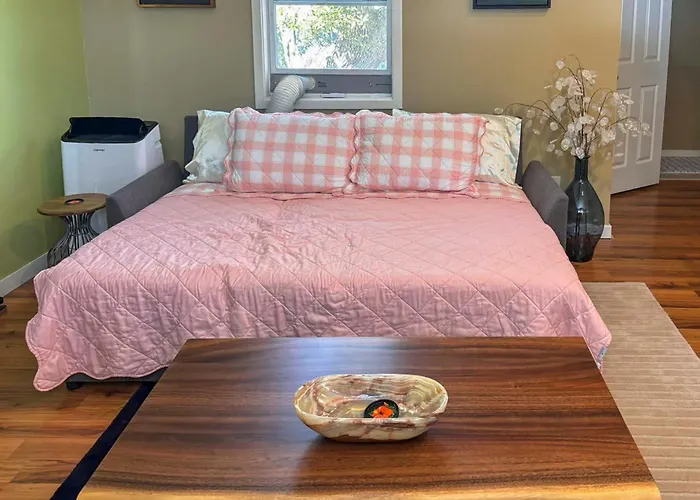 2 Mi To Atlantic Beach: Coastal Retreat W/ Deck