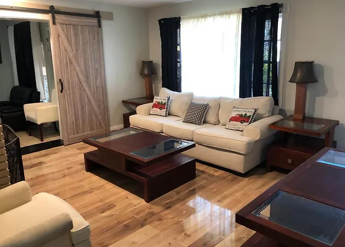 Spacious 5 Bedroom Home In Decatur Near Downtown Atlanta Ideal For Families & Groups
