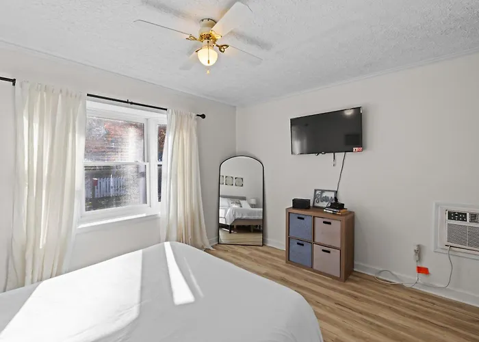 Luxe Retreat Home @ Griffith Ave - Prime Location ➠ 524W