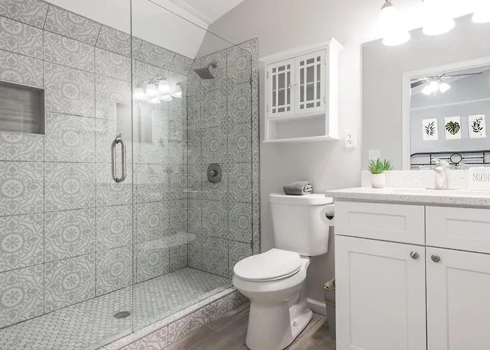 Pet-Friendly Woodstock Cottage - Prime Location