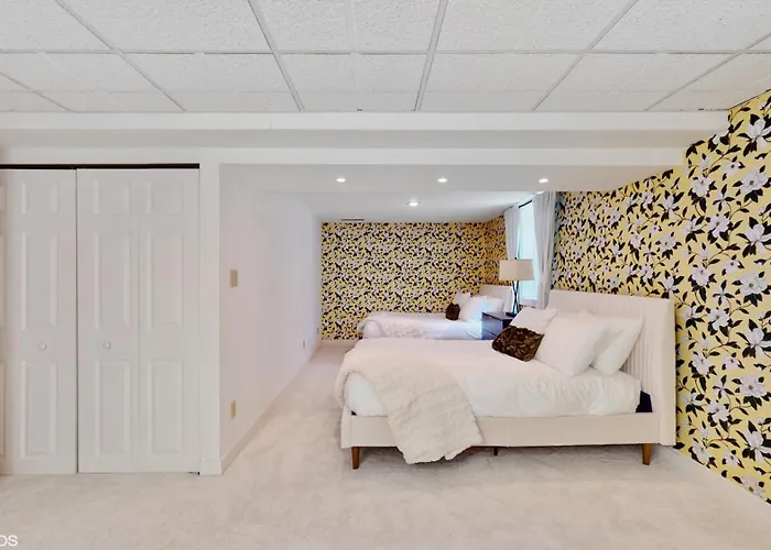 Magnolia Place - Stylish Retreat Near Private Beach