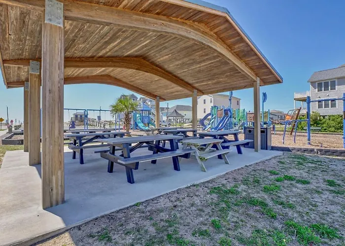 Surf City Getaway- 3Br Sunets, Bbq Grill & Games