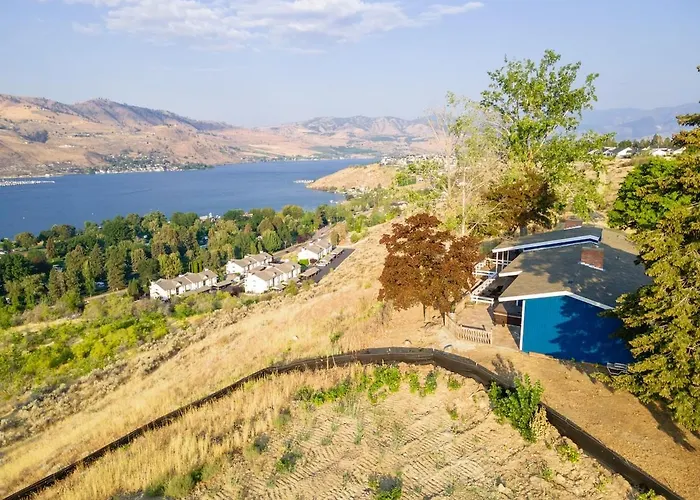Sunny Retreat-Lake Views,Hottub,Bbq,Firepit,Ev