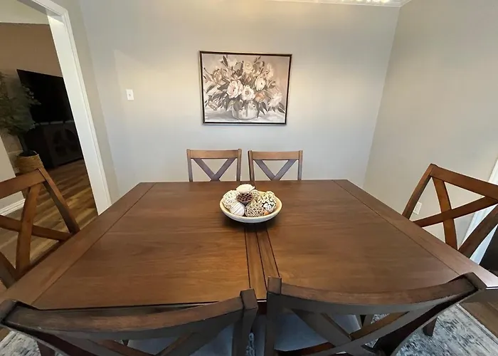 Perfect! Spacious 4-Bedroom Whole House Retreat
