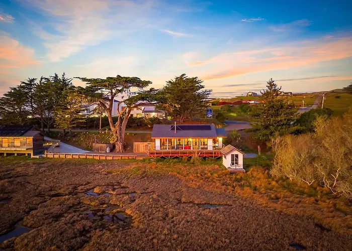 Bodega Shoals - Beach Access, Hot Tub & Bbq
