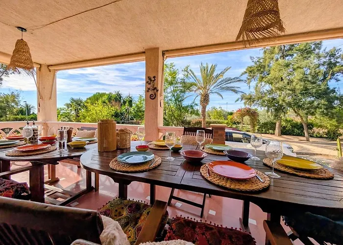 Villa, Big Pool With 3000M2 Garden And Bbq