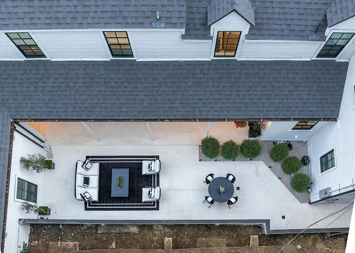 The Ultra-Luxury Escape In Coldwater Canyon