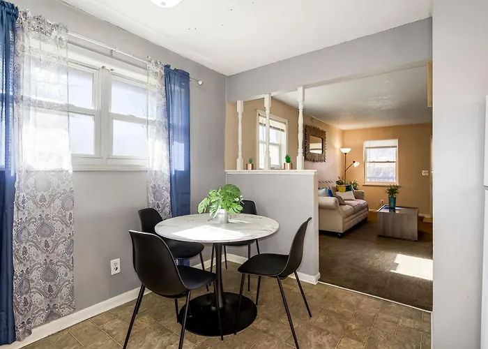 2B1B Apartment In Independence Near Downtown Kc