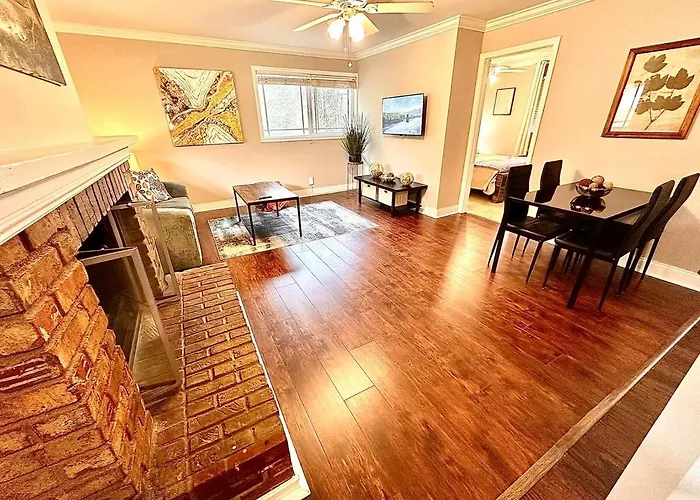 Stylish Modern Apt Near Northside Hospital