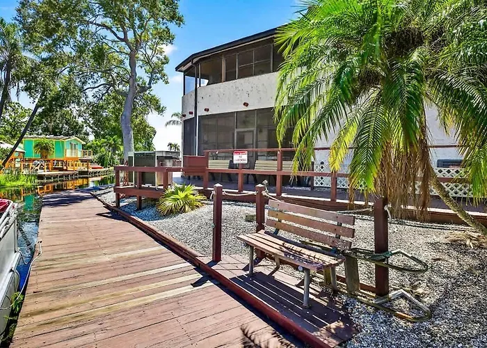 2Brcondo In Palm Harbor With Pool