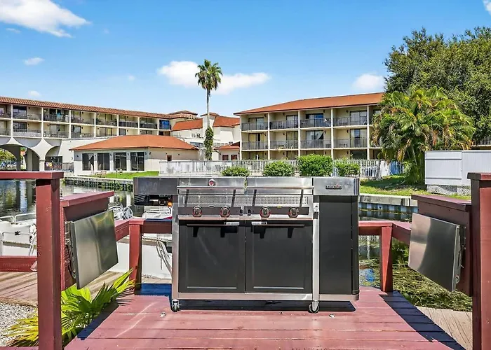 2Brcondo In Palm Harbor With Pool