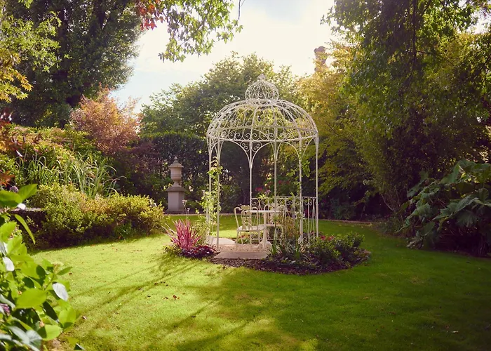 Summer Lodge Country House Hotel