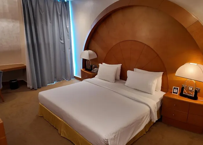 Oryx Grand Hotel Jebel Hafeet