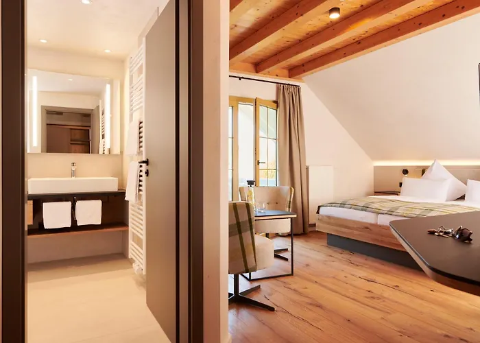 Landhotel Haringerhof mit Saunawelt und Naturbadeteich