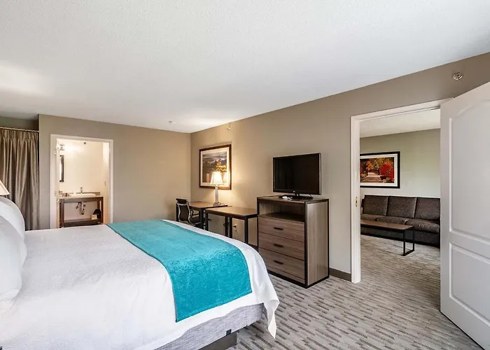 Riverview Inn & Suites, An Ascend Collection Hotel