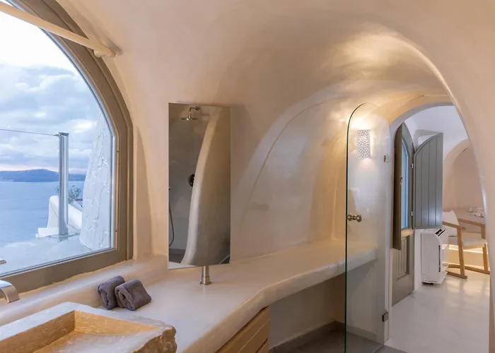 Athina Luxury Suites