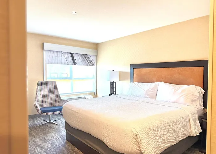 Holiday Inn Express & Suites Riverport Richmond By Ihg