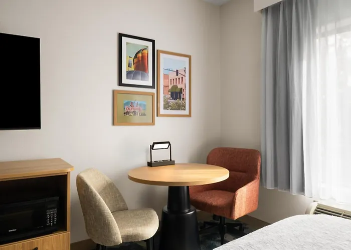 Hampton Inn&Suites Ontario