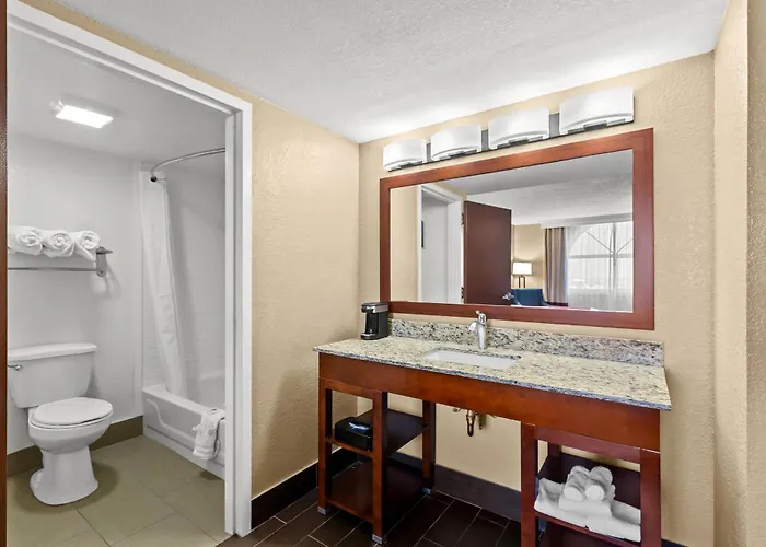 Comfort Inn & Suites Lakeland North I-4